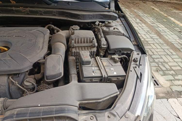Used Kia K5 2011 2.0L Automatic DLX Engine Bay Left