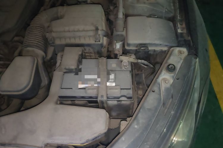 Used Kia K5 2011 2.0L Automatic GLS Engine Bay Left
