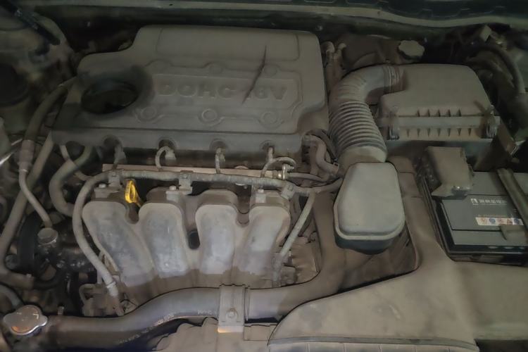 Used Kia K5 2011 2.0L Automatic GLS Engine Bay
