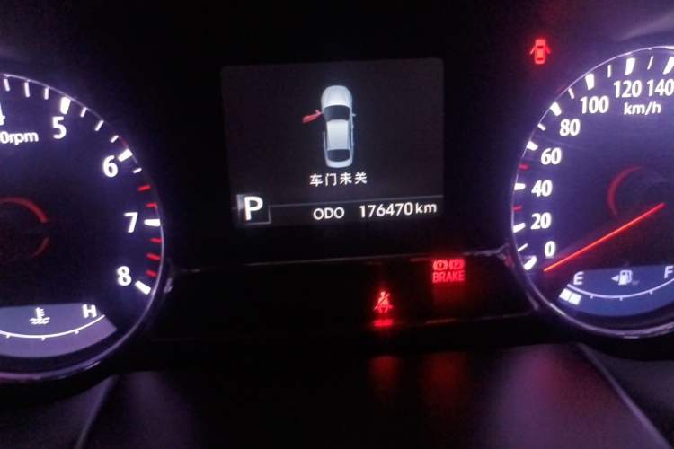 Used Kia K5 2011 2.0L Automatic DLX Odometer Close Up