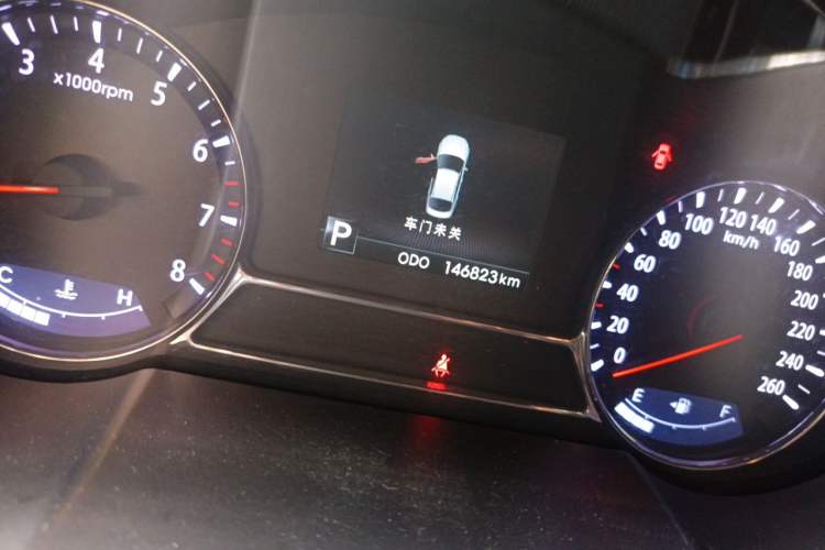 Used Kia K5 2011 2.0L Automatic DLX Odometer Close Up