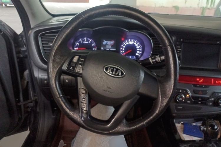 Used Kia K5 2011 2.0L Automatic DLX Steering Wheel