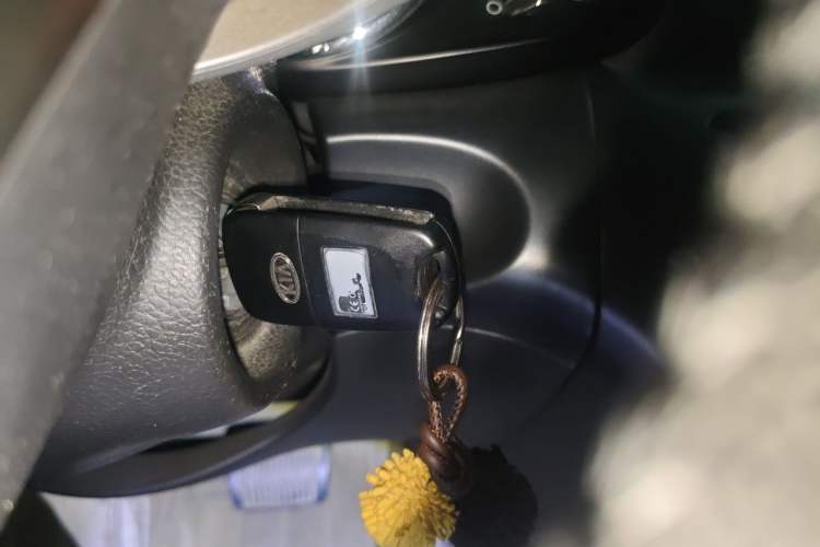 Used Kia K5 2011 2.0L Automatic GLS Vehicle Key