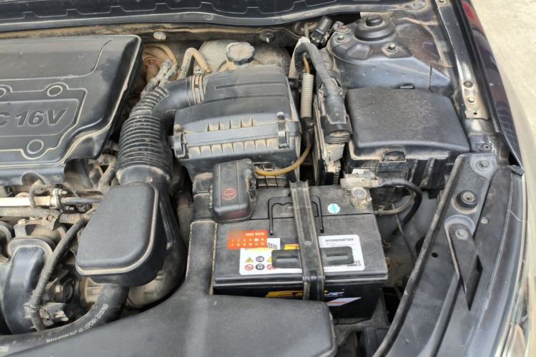 Used Kia K5 2011 2.0L Automatic GL Engine Bay Left