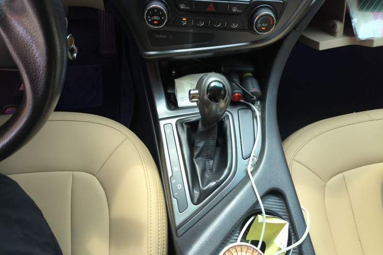 Used Kia K5 2011 2.0L Automatic GL Gear Lever