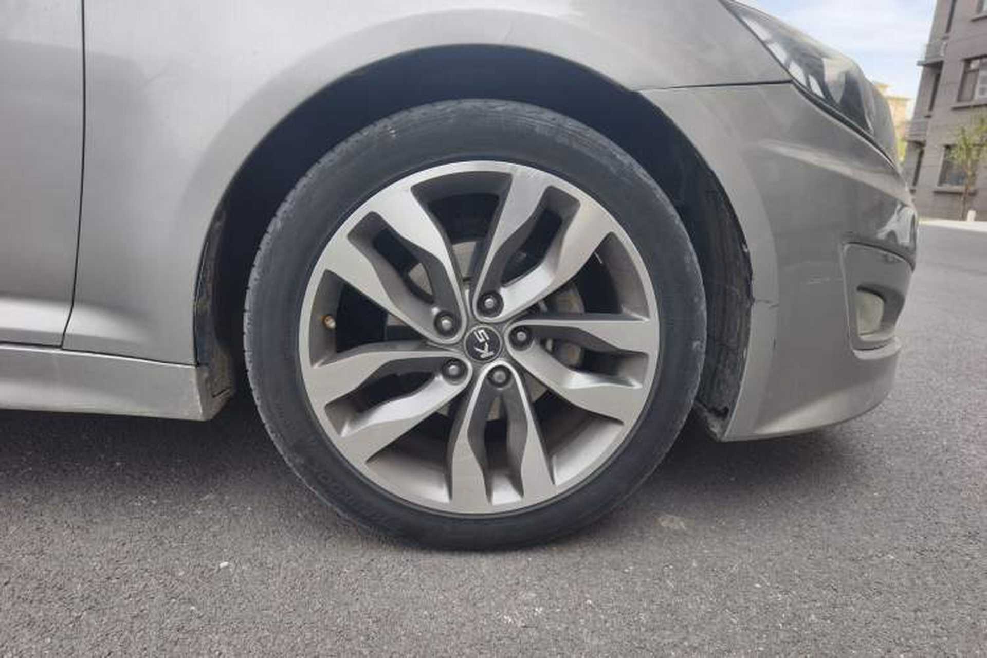 Used Kia K5 2011 2.0L Automatic TOP Right Front Wheel Hub