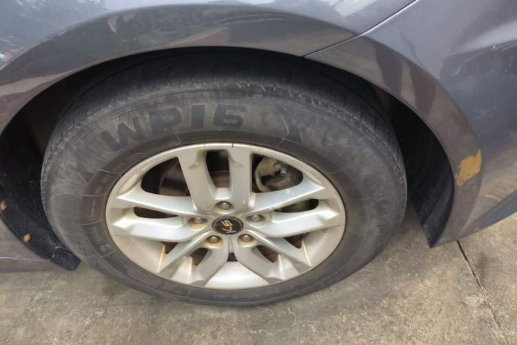 Used Kia K5 2011 2.0L Automatic GL Right Front Wheel Hub