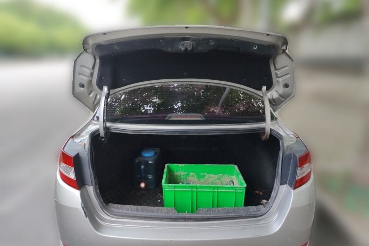Used Kia K5 2011 2.0L Automatic Premium Trunk