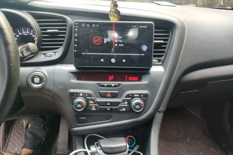 Used Kia K5 2011 2.0L Automatic Premium Audio And AC Panel