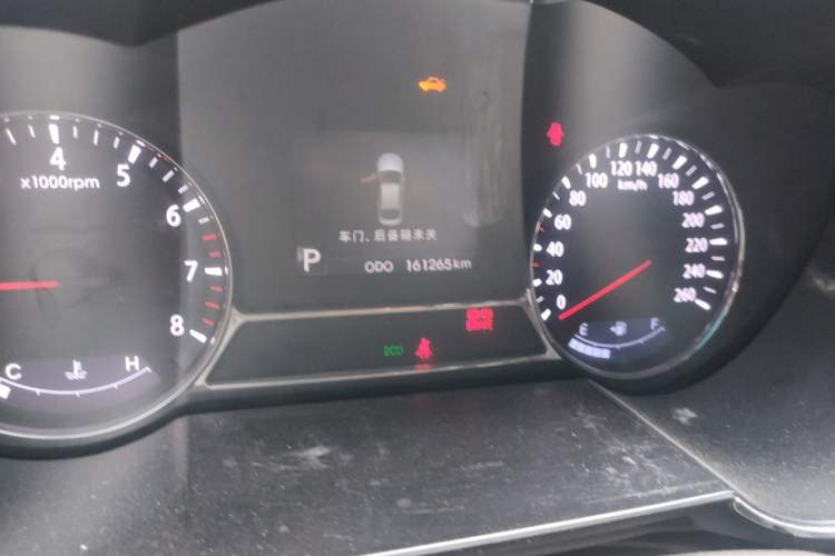 Used Kia K5 2011 2.0L Automatic Premium Odometer Close Up