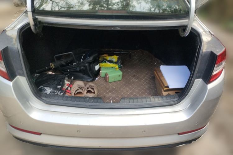 Used Kia K5 2011 2.0L Automatic Premium Trunk