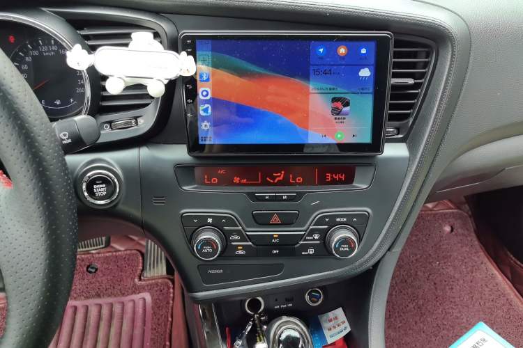 Used Kia K5 2011 2.0L Automatic DLX Audio And AC Panel