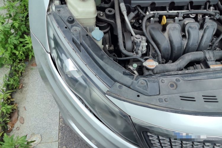 Used Kia K5 2011 2.0L Automatic DLX Engine Bay Right