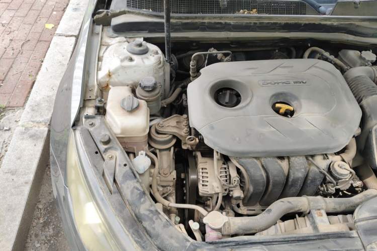 Used Kia K5 2011 2.0L Automatic DLX Engine Bay Right