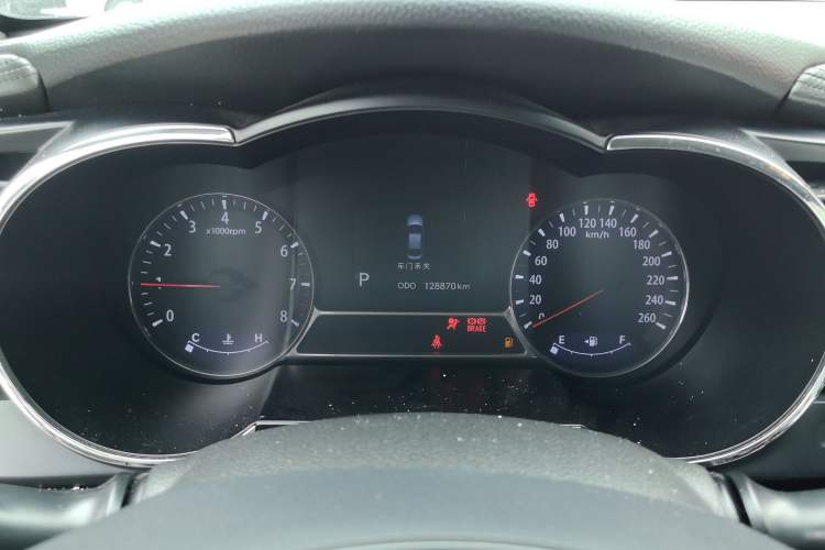 Used Kia K5 2011 2.0L Automatic DLX Instrument Cluster