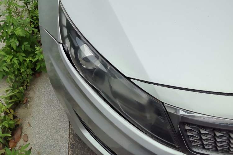 Used Kia K5 2011 2.0L Automatic DLX Right Front Headlight