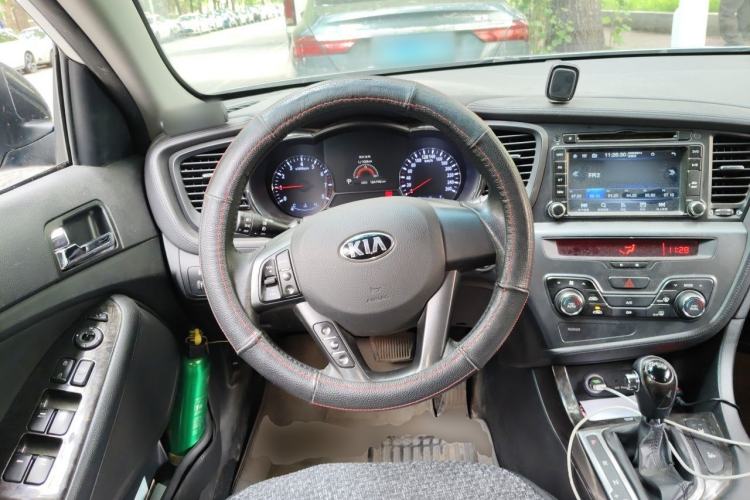 Used Kia K5 2011 2.0L Automatic DLX Steering Wheel