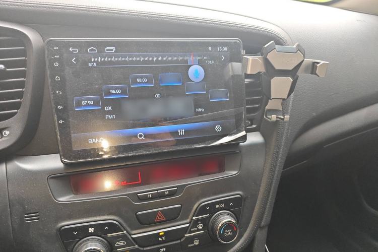 Used Kia K5 2011 2.0L Automatic GLS Audio And AC Panel