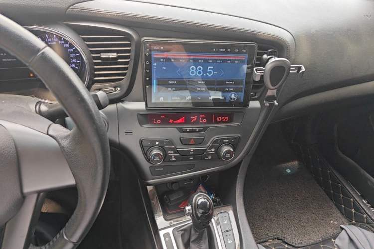 Used Kia K5 2011 2.0L Automatic DLX Audio And AC Panel
