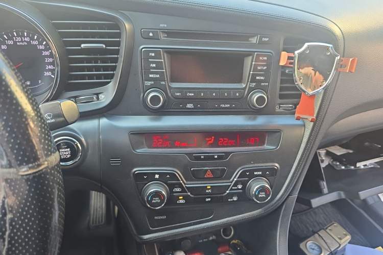 Used Kia K5 2011 2.0L Automatic Premium Audio And AC Panel