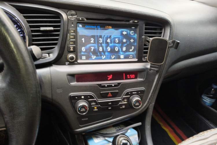 Used Kia K5 2011 2.0L Automatic GLS Audio And AC Panel