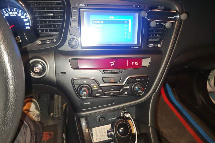 Used Kia K5 2011 2.0L Automatic Premium Audio And AC Panel