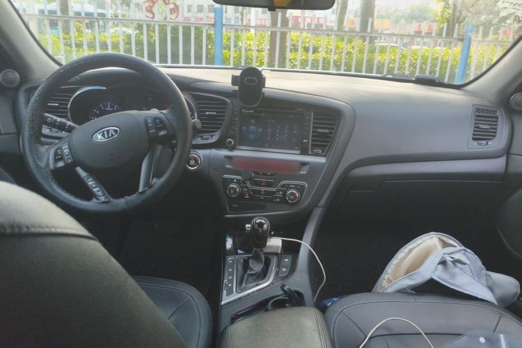 Used Kia K5 2011 2.0L Automatic TOP Center Console