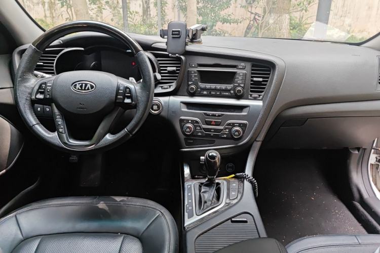 Used Kia K5 2011 2.0L Automatic Premium Center Console
