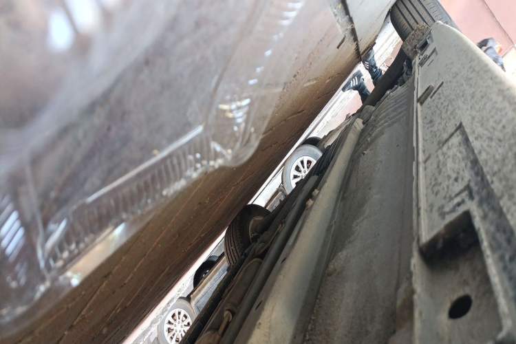 Used Kia K5 2011 2.0L Automatic GL Chassis Front Right