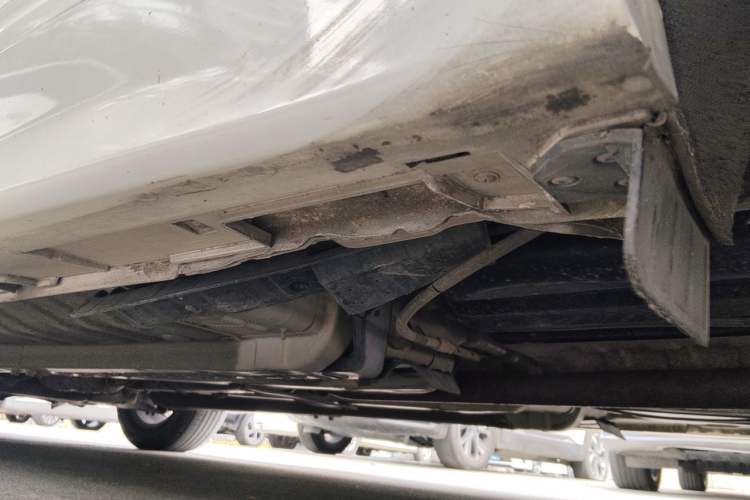 Used Kia K5 2011 2.0L Automatic GLS Chassis Rear Left