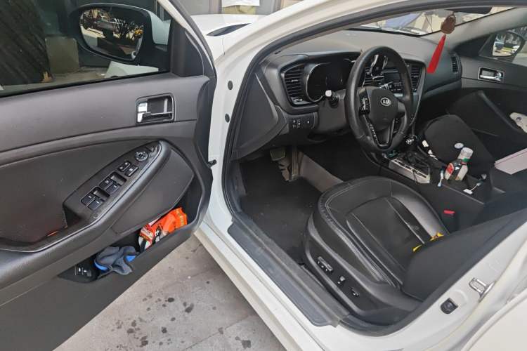Used Kia K5 2011 2.0L Automatic DLX Driver Seat