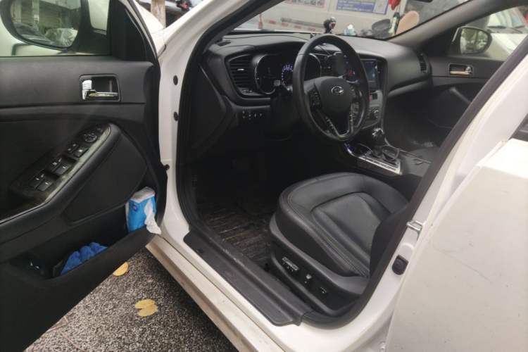 Used Kia K5 2011 2.0L Automatic DLX Driver Seat