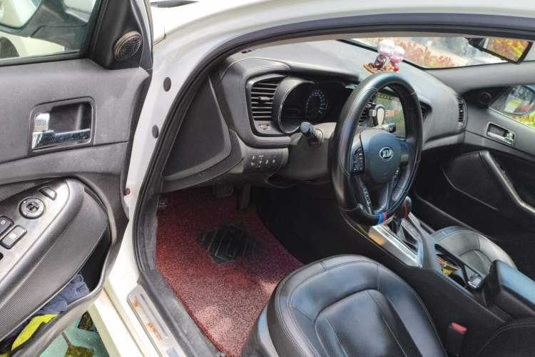 Used Kia K5 2011 2.0L Automatic GLS Driver Seat