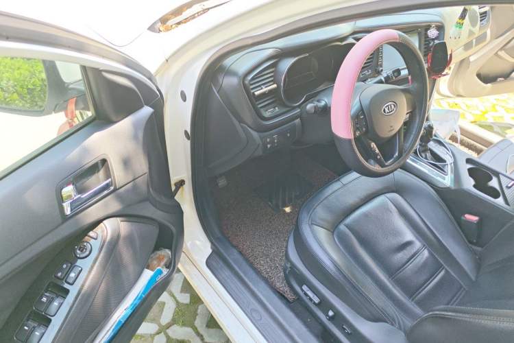Used Kia K5 2011 2.0L Automatic DLX Driver Seat