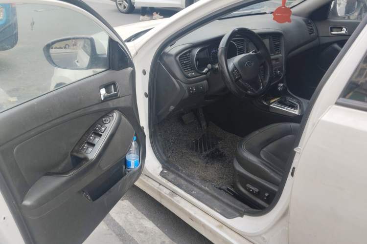 Used Kia K5 2011 2.0L Automatic DLX Driver Seat