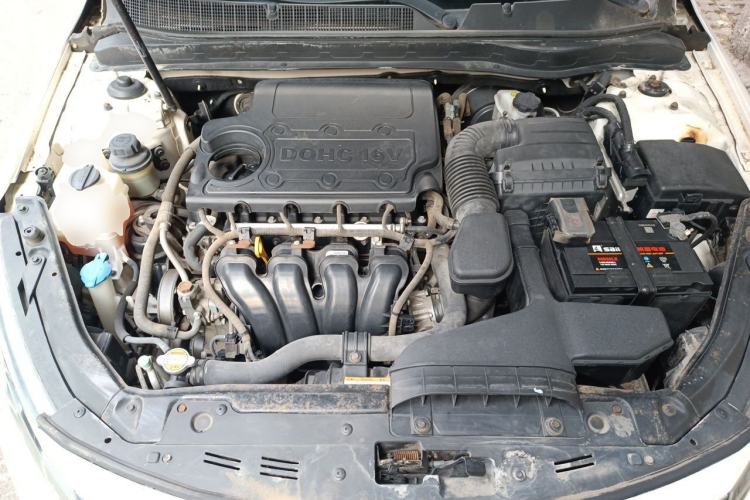 Used Kia K5 2011 2.0L Automatic DLX Engine Bay
