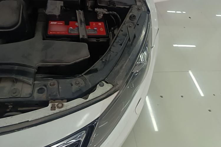 Used Kia K5 2011 2.0L Automatic Premium Engine Bay Left