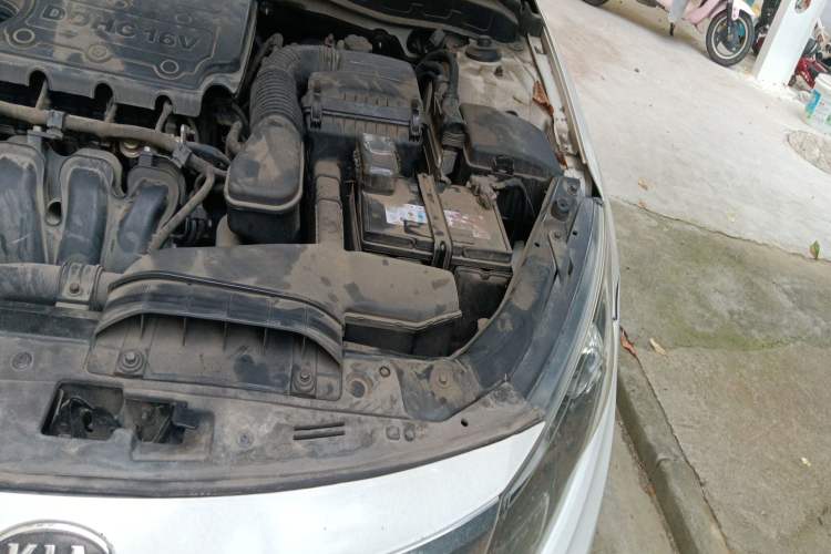 Used Kia K5 2011 2.0L Automatic DLX Engine Bay Left