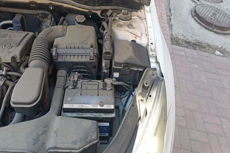Used Kia K5 2011 2.0L Automatic GL Engine Bay Left