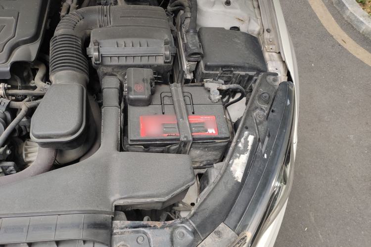 Used Kia K5 2011 2.0L Automatic DLX Engine Bay Left