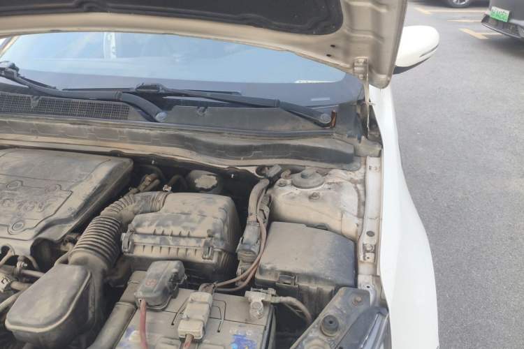 Used Kia K5 2011 2.0L Automatic TOP Engine Bay Left