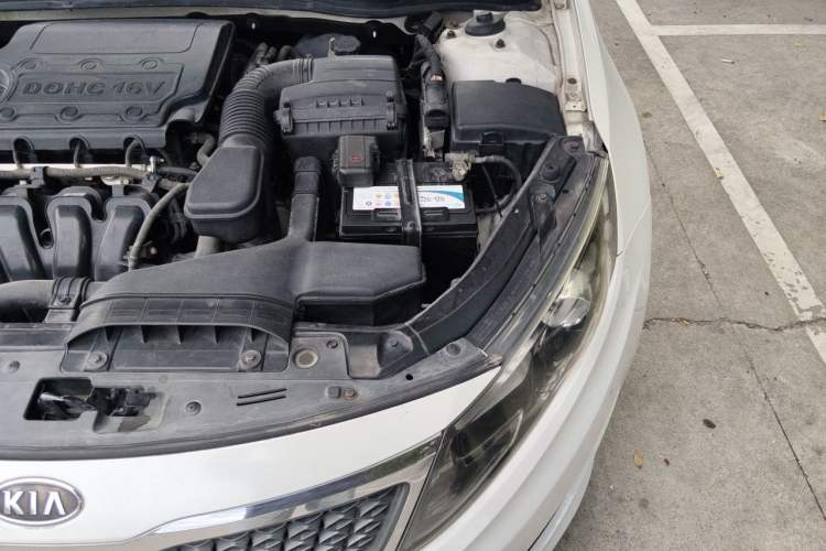 Used Kia K5 2011 2.0L Automatic GLS Engine Bay Left