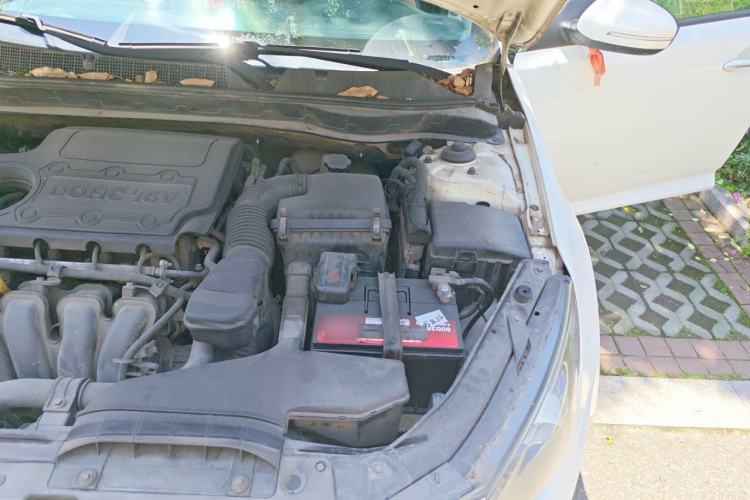 Used Kia K5 2011 2.0L Automatic DLX Engine Bay Left