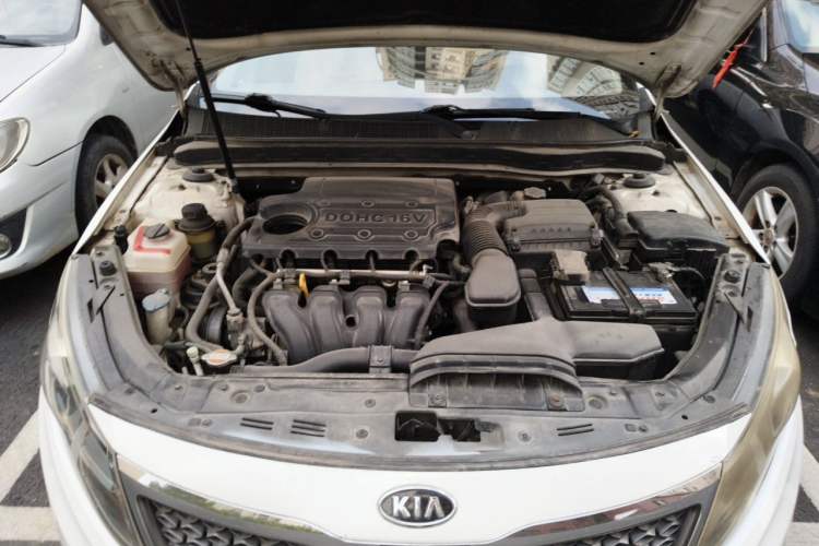 Used Kia K5 2011 2.0L Automatic GLS Engine Bay