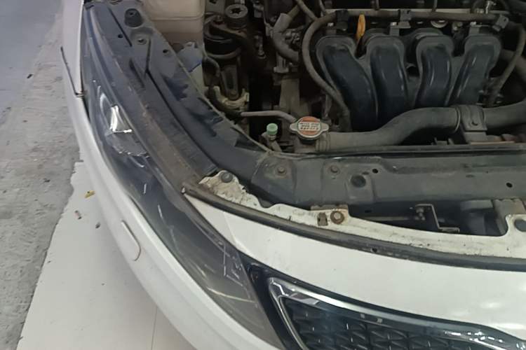 Used Kia K5 2011 2.0L Automatic Premium Engine Bay Right