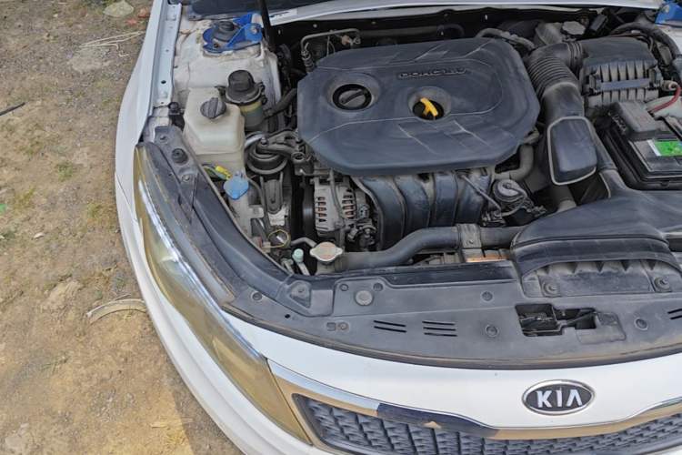 Used Kia K5 2011 2.0L Automatic DLX Engine Bay Right