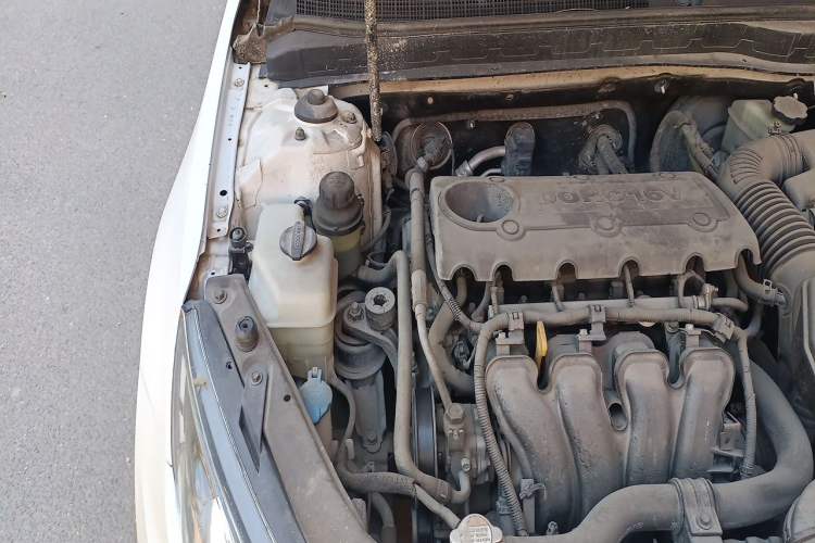 Used Kia K5 2011 2.0L Automatic GL Engine Bay Right