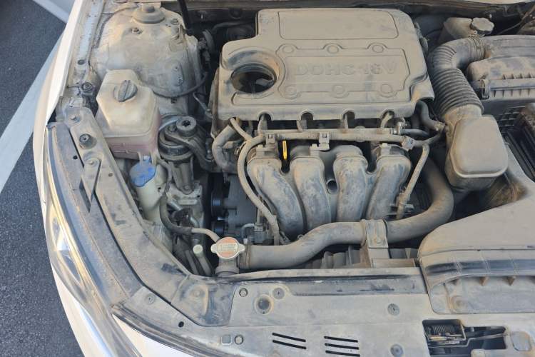 Used Kia K5 2011 2.0L Automatic Premium Engine Bay Right