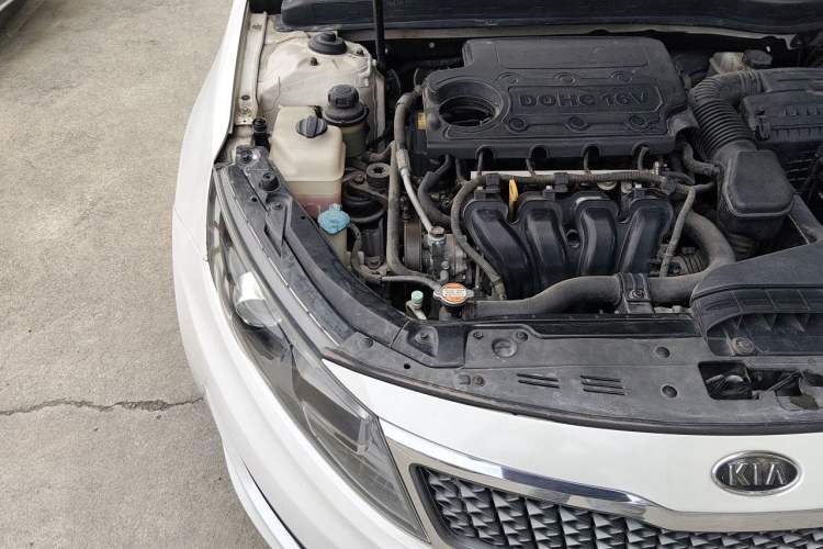Used Kia K5 2011 2.0L Automatic GLS Engine Bay Right