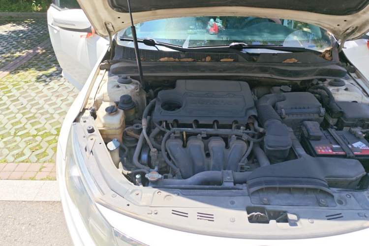 Used Kia K5 2011 2.0L Automatic DLX Engine Bay Right